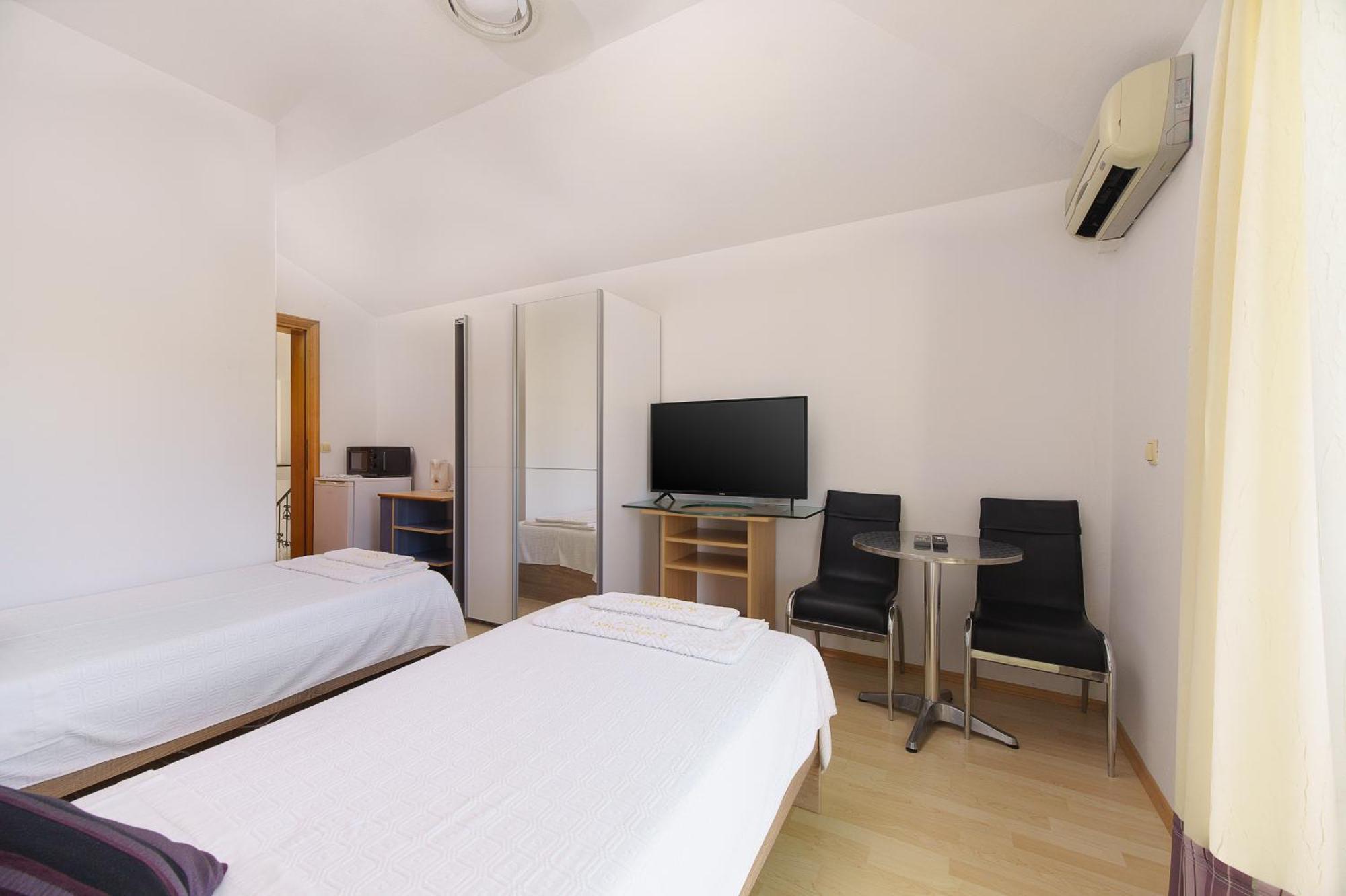 History Apartments Kaštela 外观 照片