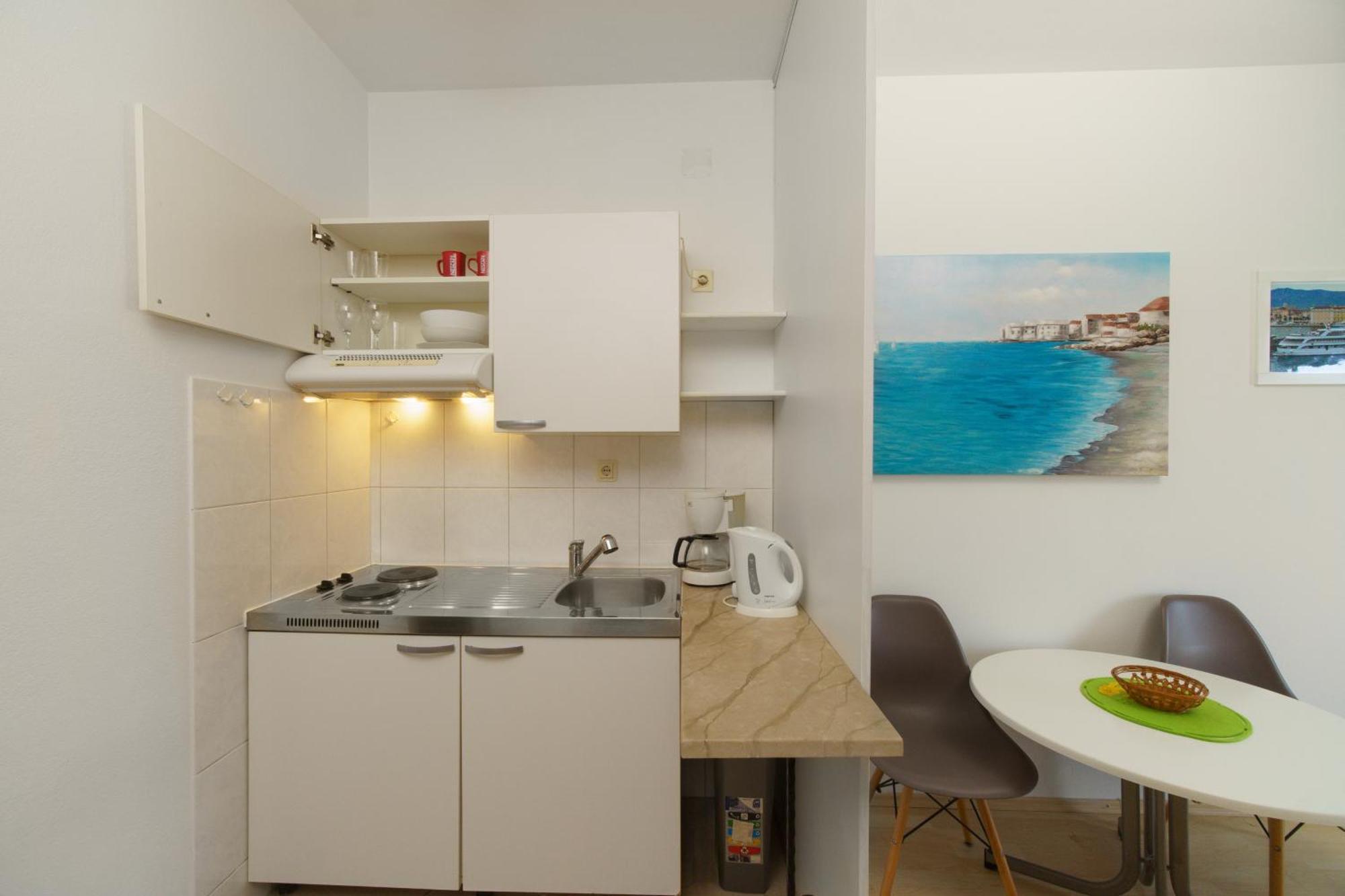 History Apartments Kaštela 外观 照片